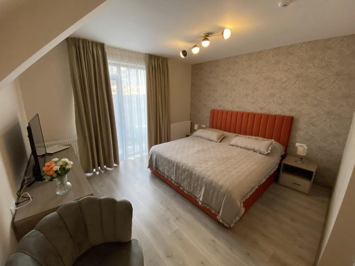 Pensiunea Piri Land Comarnic Ngoại thất bức ảnh